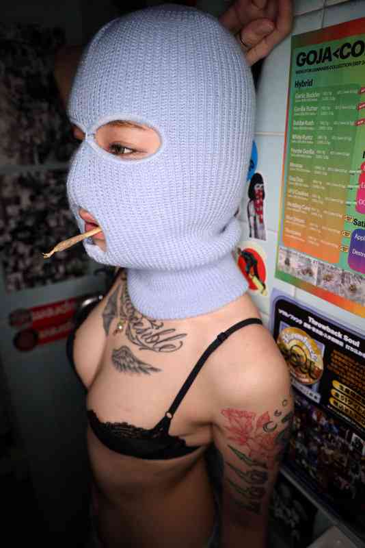 出演番号PKPK-021磁力链接迅雷下载在线观看