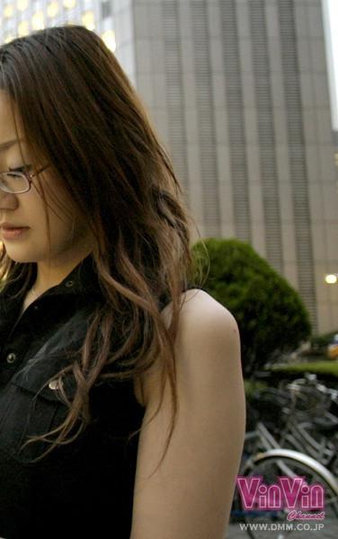 出演番号VINVIN-002磁力链接迅雷下载在线观看